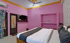 Hotel O Sri Govinda